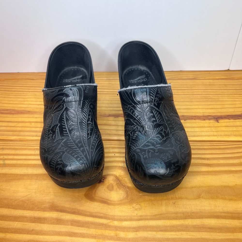 Dansko Clogs Size 40 Black Leather Floral Embossed Slip On Comfort Shoes